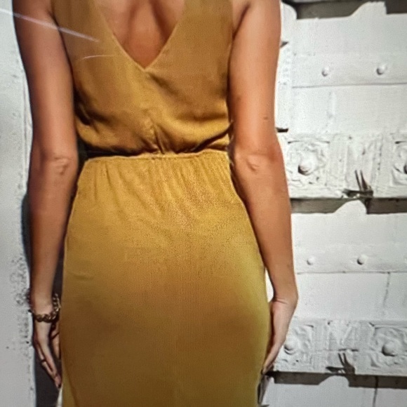 CUPSHE Florence Column V Neck Dress in Tan Midi Zippered Cut Out Sleeveless NWT - Picture 7 of 10